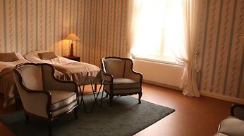 Kartanohotelli Karhulan Hovi