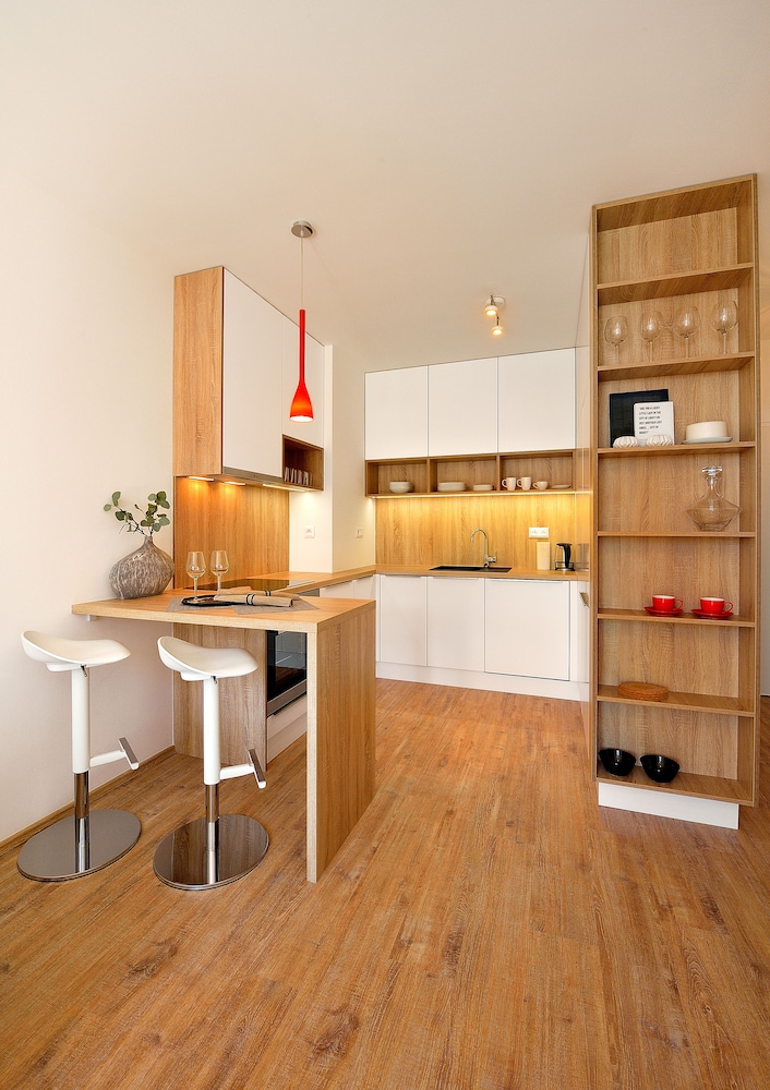 Apollis Business & Budget by Ambiente