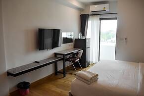 Chonlapruk Lakeside Hotel