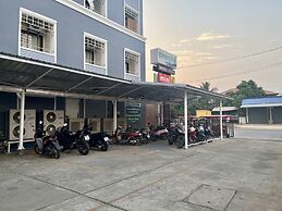Chonlapruk Lakeside Hotel