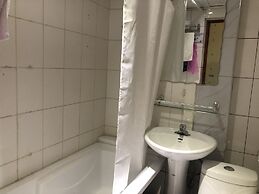Land Hotel