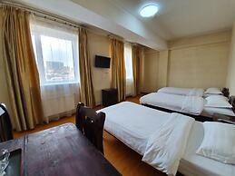 Land Hotel