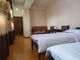 Land Hotel