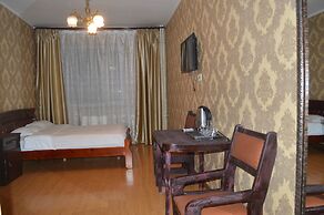 Land Hotel