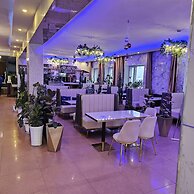 Land Hotel