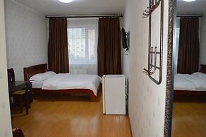 Land Hotel