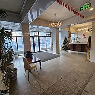 Land Hotel