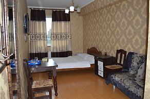 Land Hotel