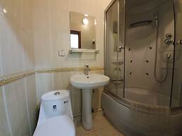 Land Hotel