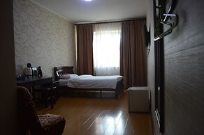 Land Hotel