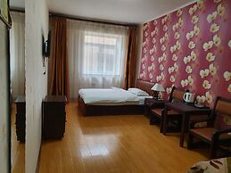Land Hotel