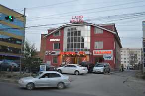 Land Hotel
