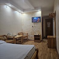 Land Hotel