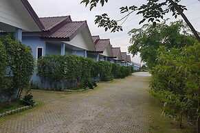 PT House Resort