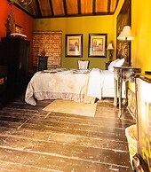 Fernabella's Lodge