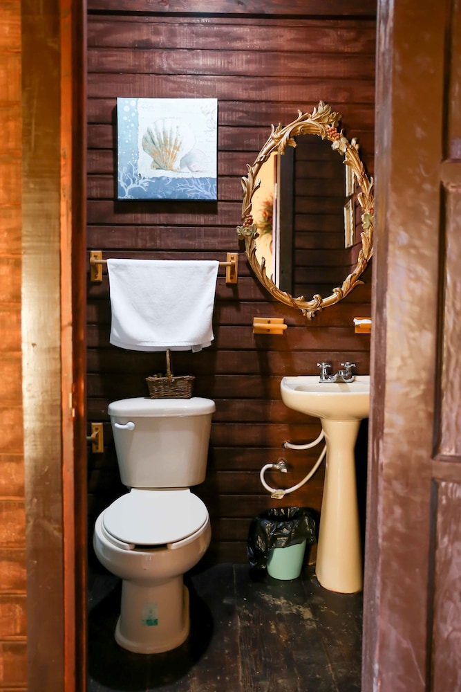 Fernabella's Lodge