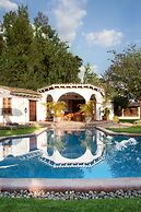 Casa Flor de Mayo