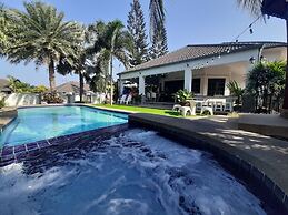 Baan Sudrak Pool Villa Hua Hin