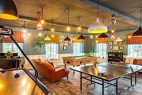 The Knoll House