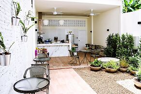 Shunli Hostel