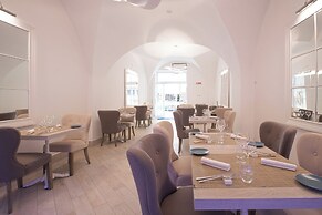 Marina Hotel Charming Rooms
