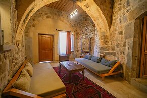 Helike Cave Suites