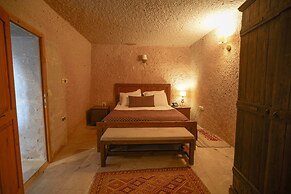 Helike Cave Suites