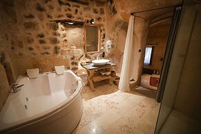 Helike Cave Suites