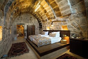 Helike Cave Suites