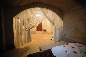 Helike Cave Suites