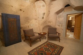 Helike Cave Suites