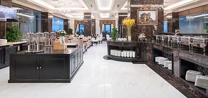 Monarque Hotel