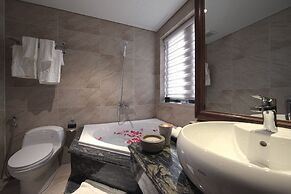 Monarque Hotel