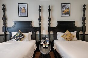 Monarque Hotel