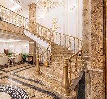 Monarque Hotel