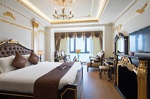 Monarque Hotel