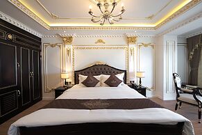 Monarque Hotel