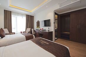 Monarque Hotel