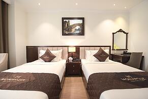 Monarque Hotel