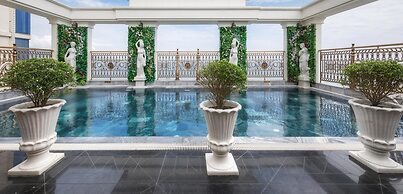 Monarque Hotel