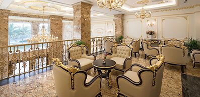 Monarque Hotel