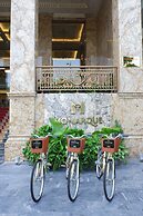 Monarque Hotel