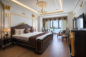Monarque Hotel