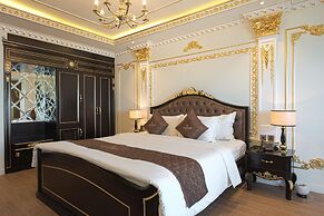 Monarque Hotel