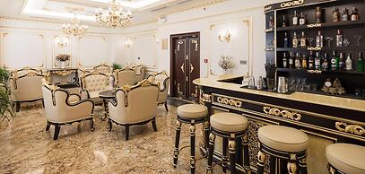 Monarque Hotel