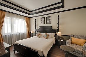 Monarque Hotel