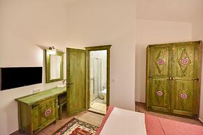 Piramit Hotel