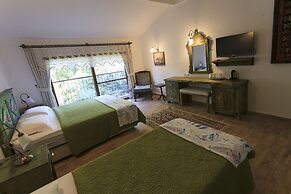 Piramit Hotel