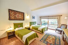 Piramit Hotel