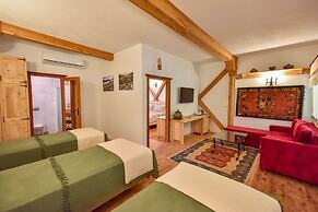 Piramit Hotel